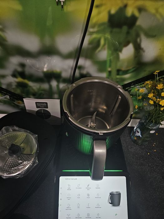 Vand Thermomix TM7 - 1 an vechime, stare impecabila, toate accesoriile