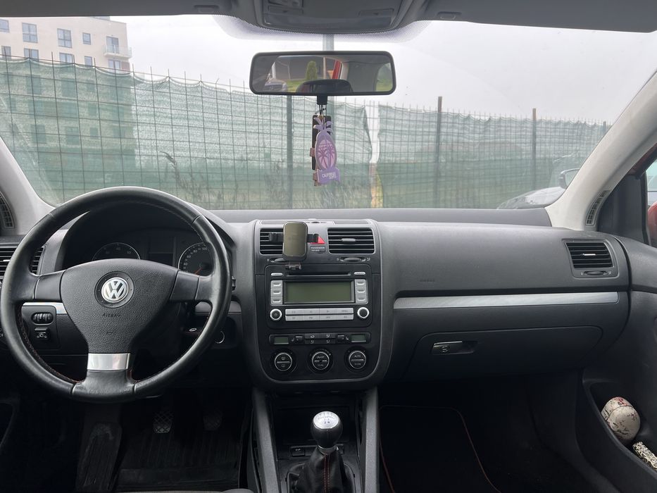 Golf 5 1.6 MPI 102 CP GPL, întreținut, acte în regulă.