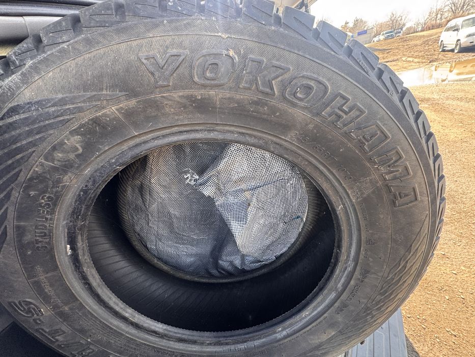 Yokohama 245/65 R17