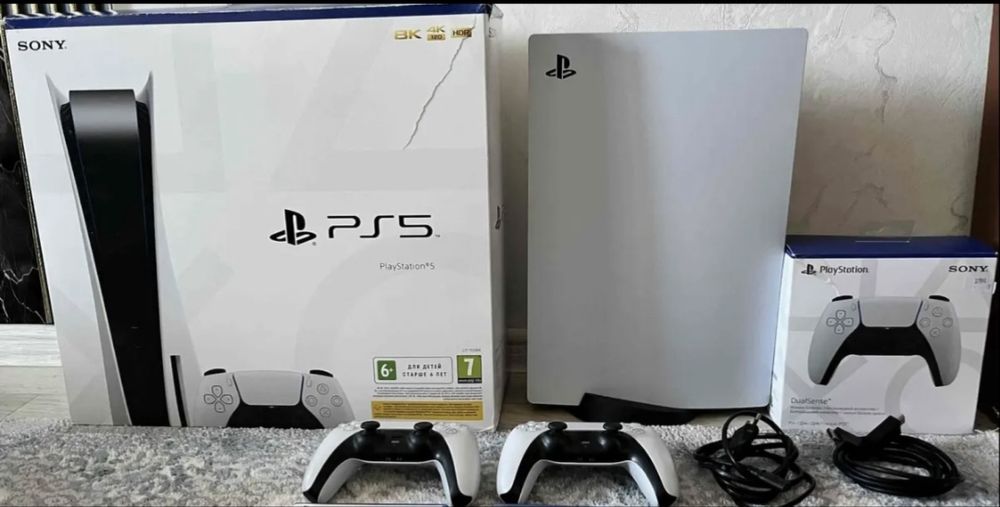 PlayStation 5 (2 джойстика+ игры)