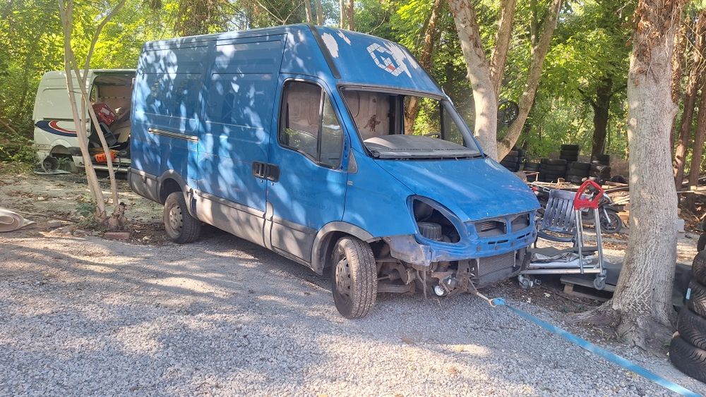 Ивеко 35S18 на части...