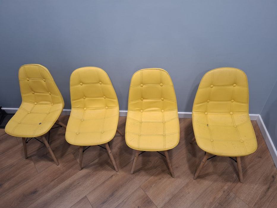 Стулья желтого цвета 4 штуки
