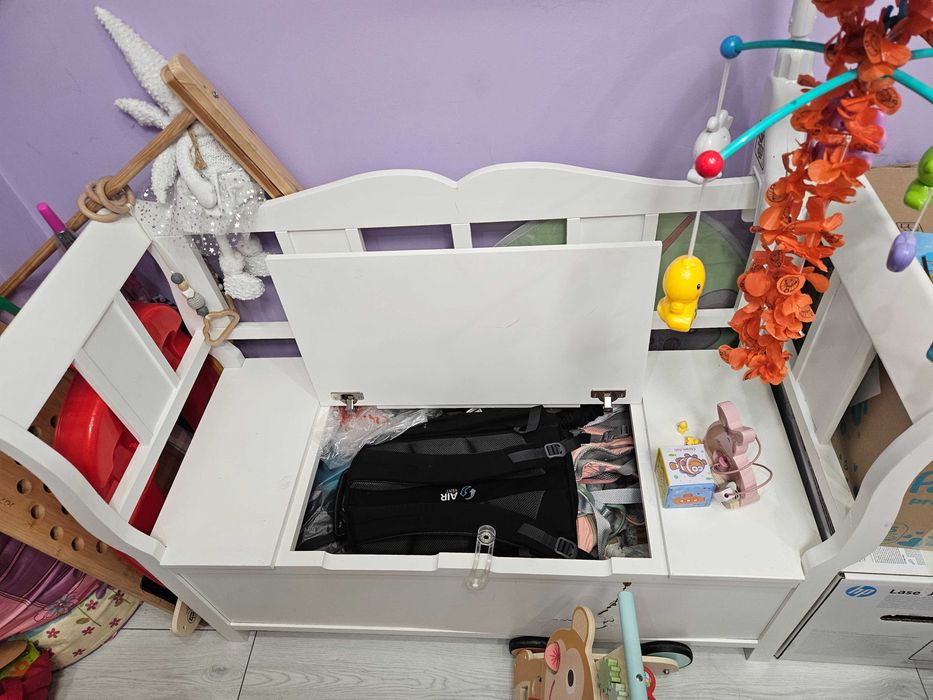 Пейка за коридор с място за съхранение