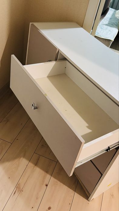 Камод серый-белый