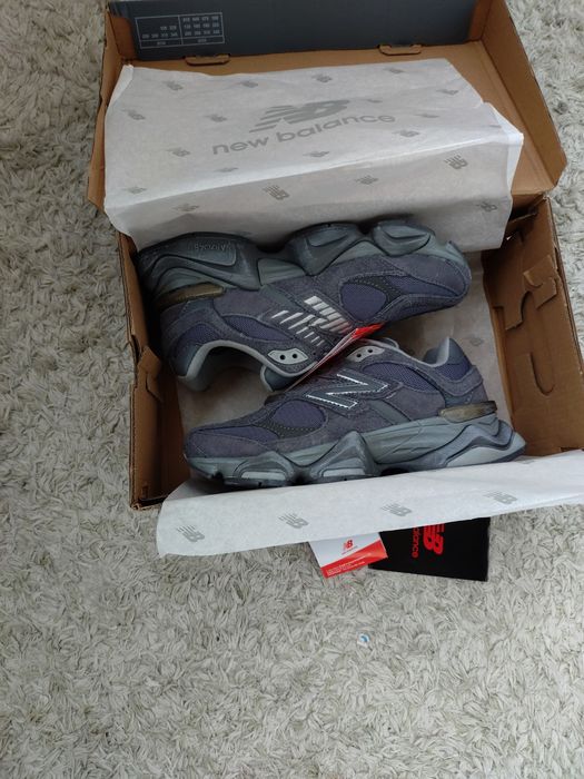 New Balance 9060 Magnet