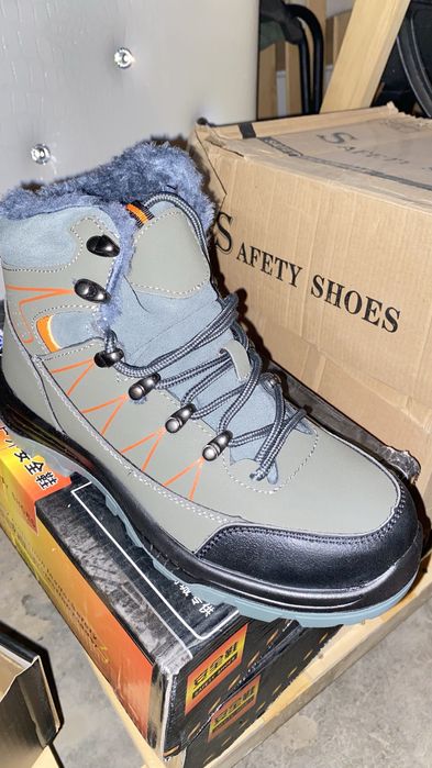 Спец кроссовки зимний