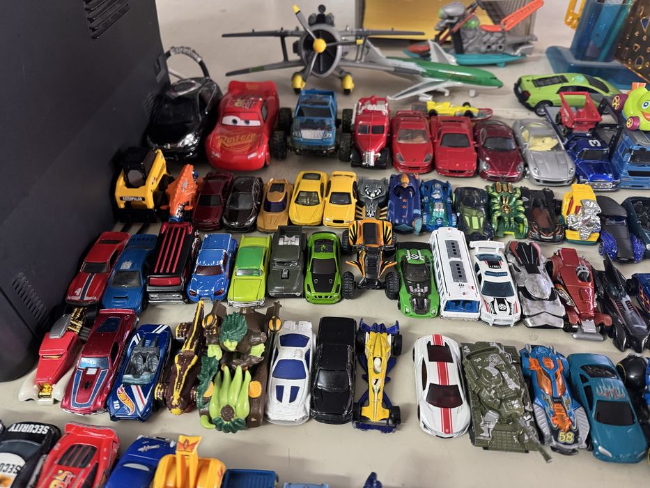 Vind colectie de masinute metalice