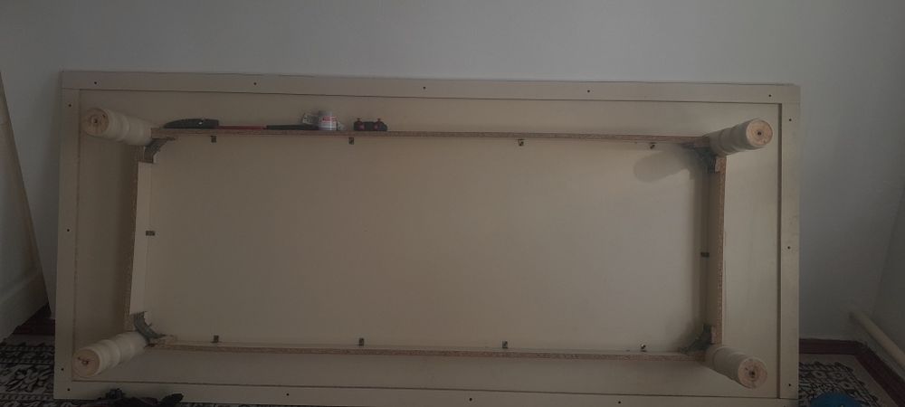 Стол сатылады 15000т