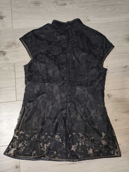 Блузка вышитая павлин