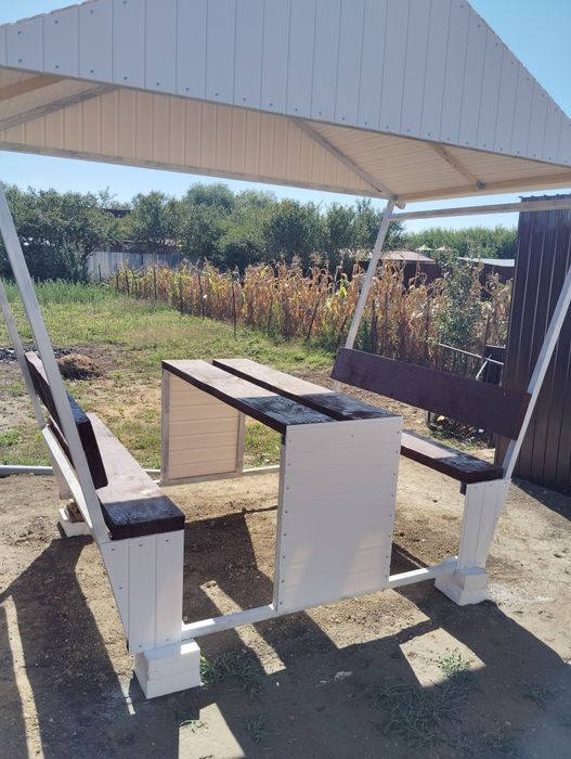 Foisor din lemn si fier