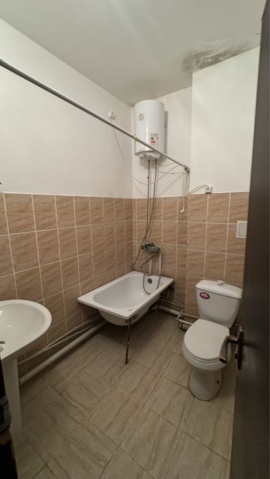 Горот. Тараз.  Сулейманова270. 3этаж 2 бөлмелі пәтер