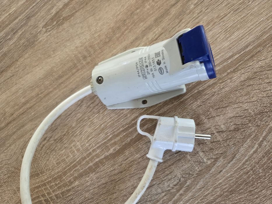Prelungitor 12m cu priză IP44 – a văzut mai multe la viața lui decât un electrician bătrân