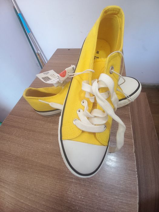 Продам новые кеды