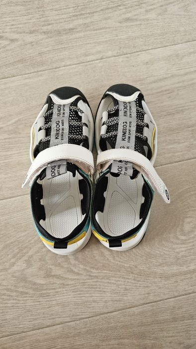 Продаются детские сандали