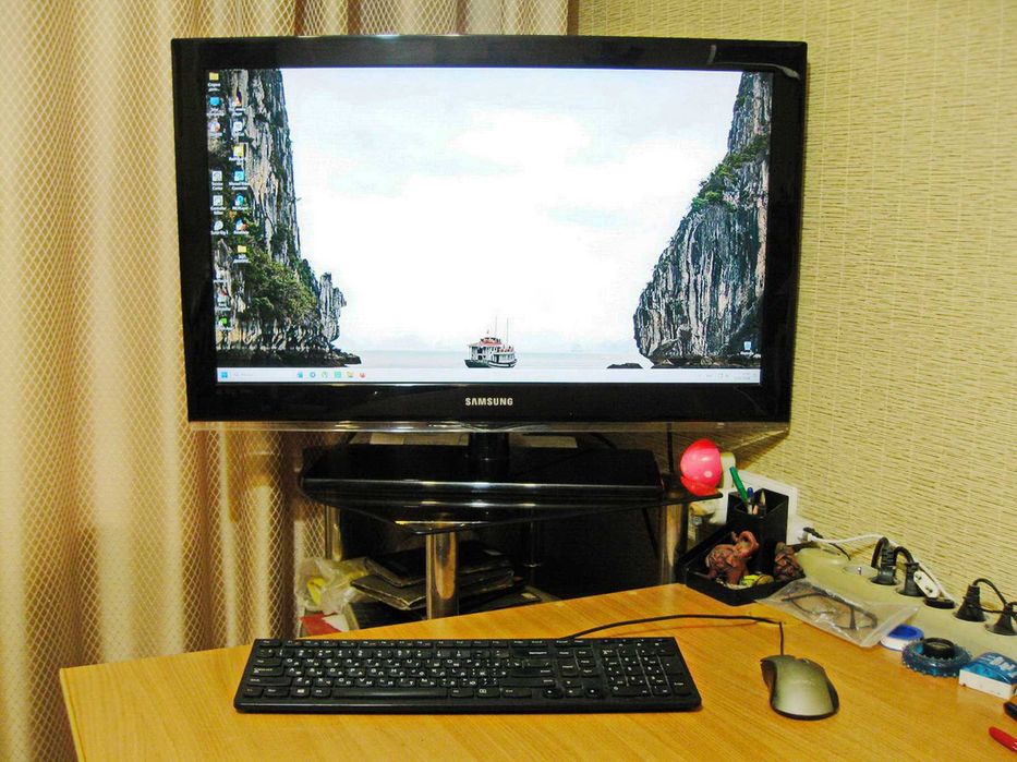 ЖК-телевизор Samsung  - диагональ 32" (81 см.)