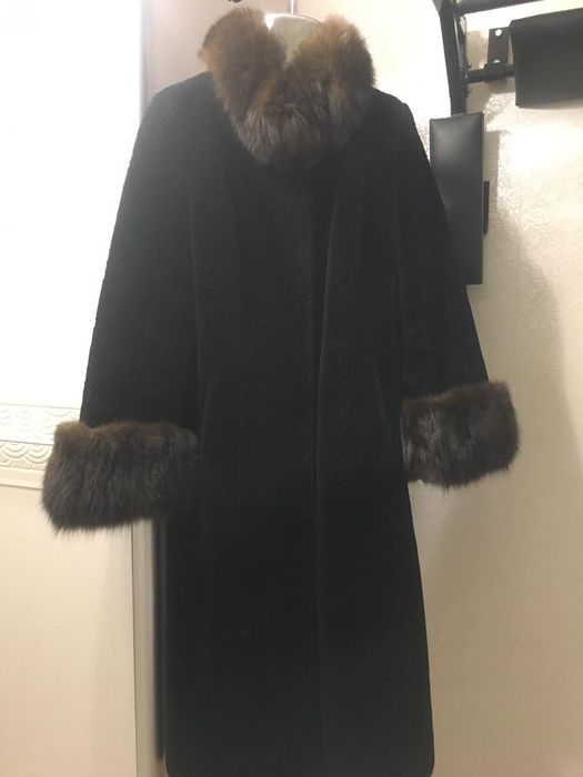 Мутоновая шуба рукав 7/8 с мехом. 46 размер, в отличном состоянии.
