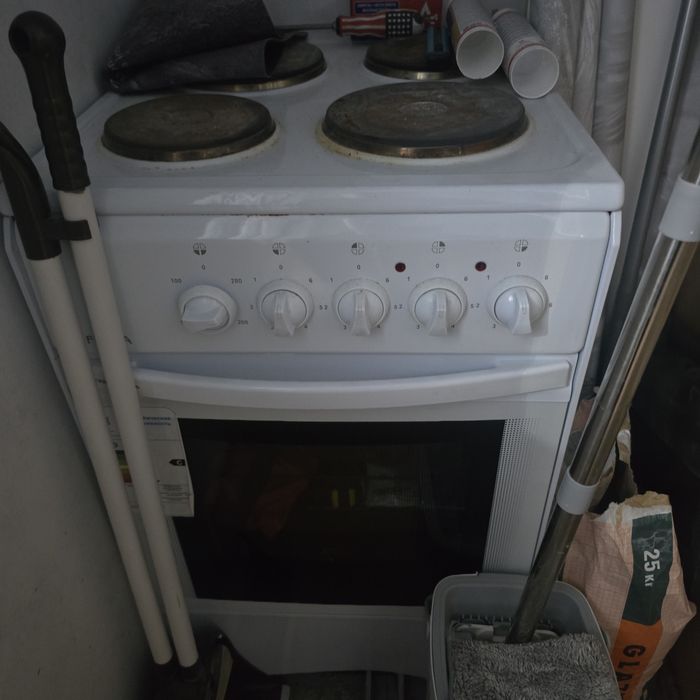 Продам электроплиту в хорошем состоянии