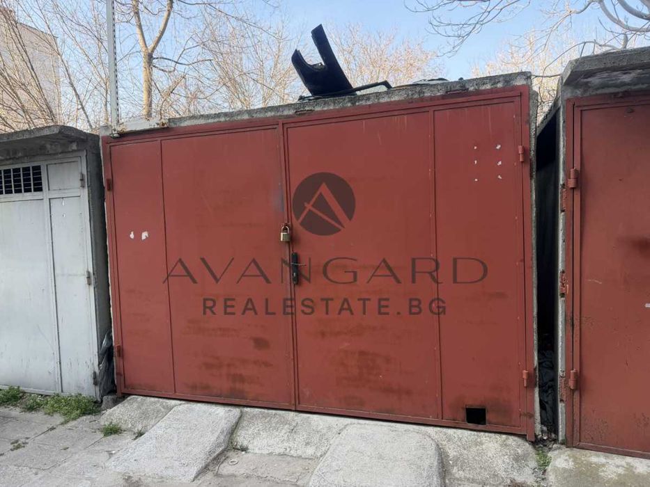 оф.25307 Тристаен обзаведен с гараж/ Изгрев