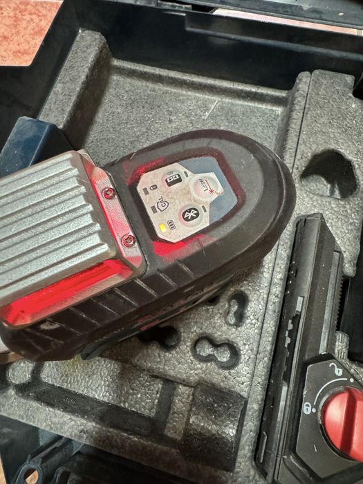 Nivela Laser cu linii GLL 3-80 C Bosch