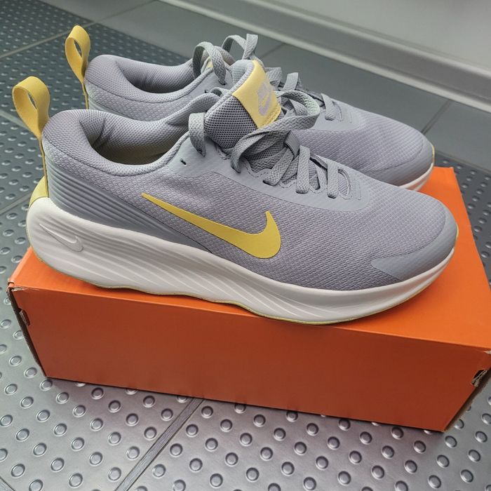 Маратонки    Nike