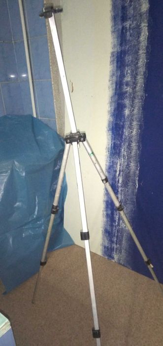 Мольберт алюминиевый б/у