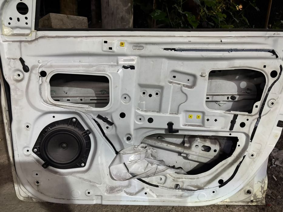 Дверь передняя правая Hyundai Accent