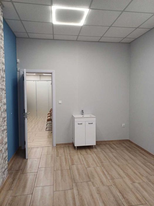 Дава се под наем Офис в Варна, Колхозен пазар - 160 кв.м за 500 € - Снимка #9