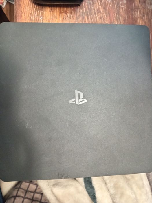 Ps4 slim 500gb със 15 игри