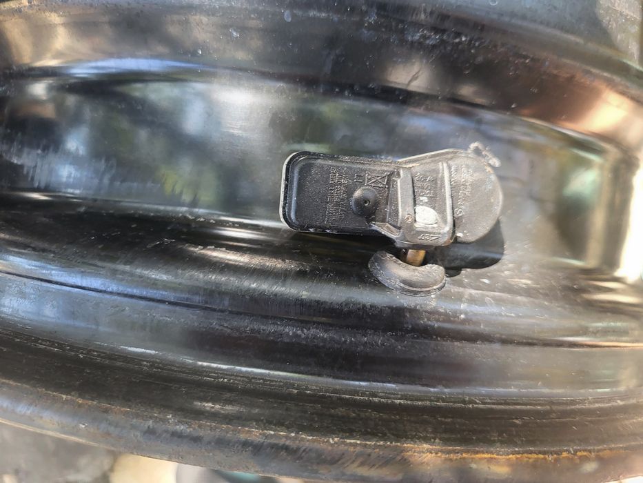 Set jante oțel 15" originale Renault Clio-Dacia  cu senzori de presiun