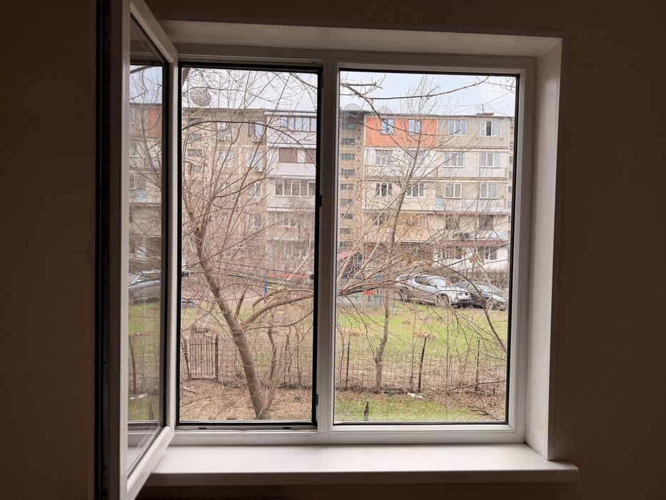 Продам пластиковое окно