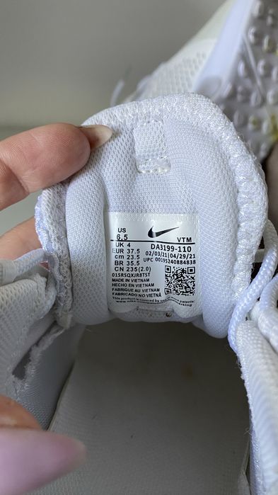 Nike кроссовки 36 размер белые