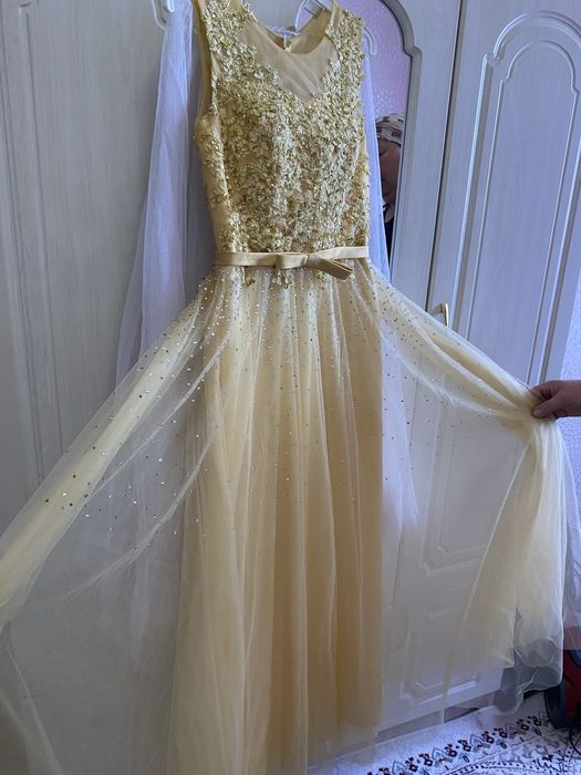 Вечернее платье нарядное