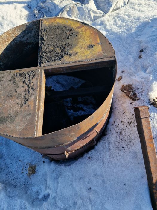 Бетоносмеситель вертикальный.