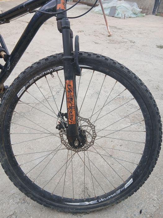 Vând bicicletă cu pană