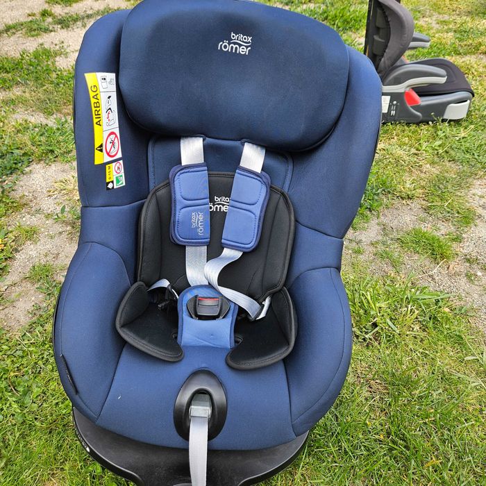 Vând scaun Britax Romer Dualfix M i-Size