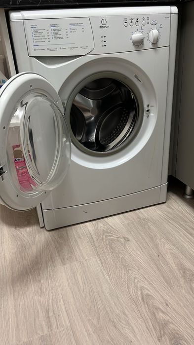Стиральная машина Indesit