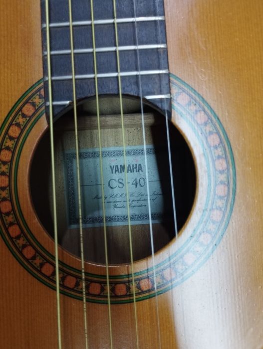 гитара YAMAHA CS 40
