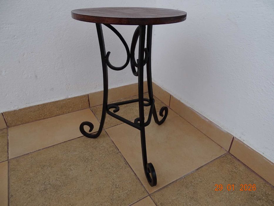 табуретка ковано желязо