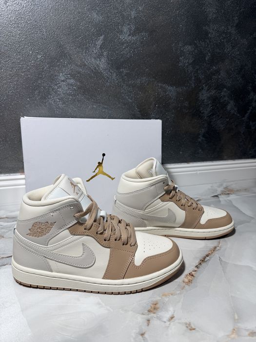 Air Jordan 1 Mid Tan Toe