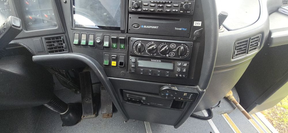 Autocar Volvo 9800
