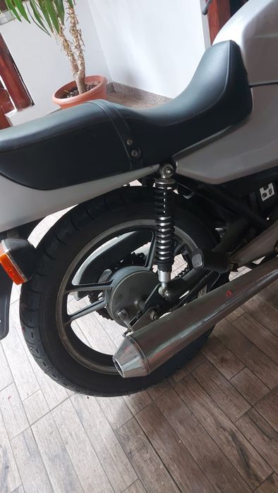 Vand motocicleta Suzuki