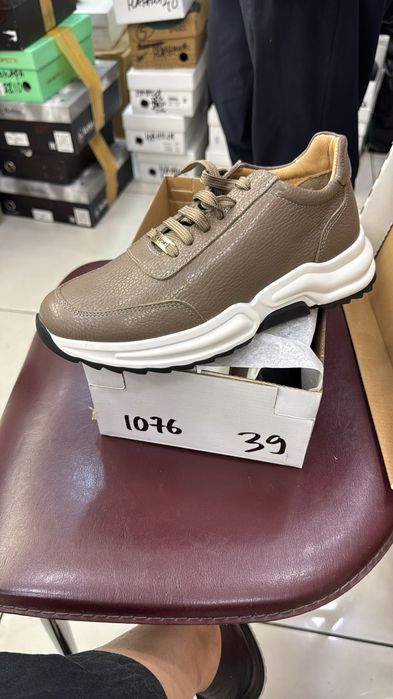 Кожаные внутри и снаружи Турция 39 размер