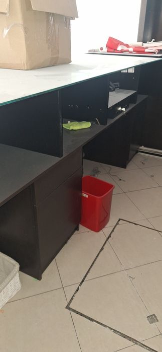 Продавам  рецепция, бар, каса за магазин