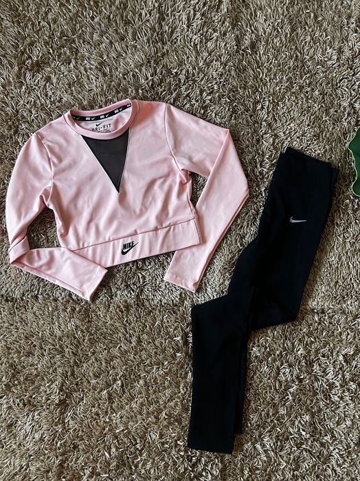 Дамски екипи Nike