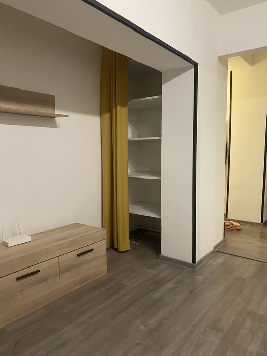 dau in chirie garsoniera