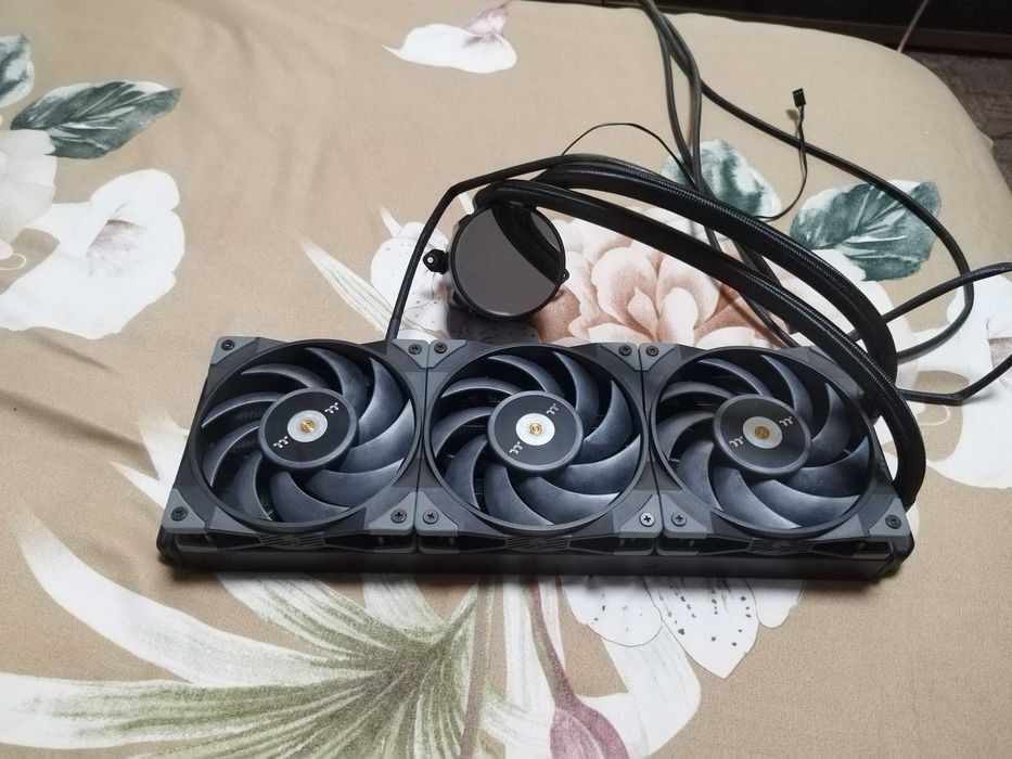 Thermaltake TOUGHLIQUID 360 (CL-W321-PL12BL-A)