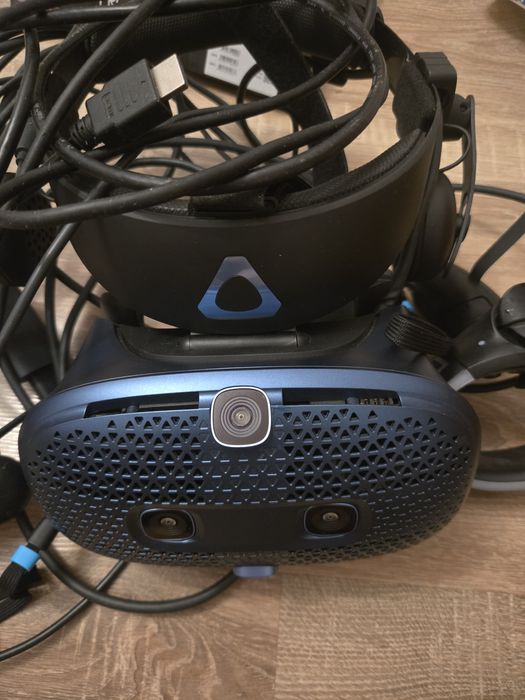 VR очила HTC Vive Cosmos