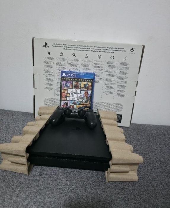 PS4 .1200 de lei negociabil