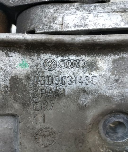 Suport accesorii  2.0 i 06D903143C Audi A4 B6