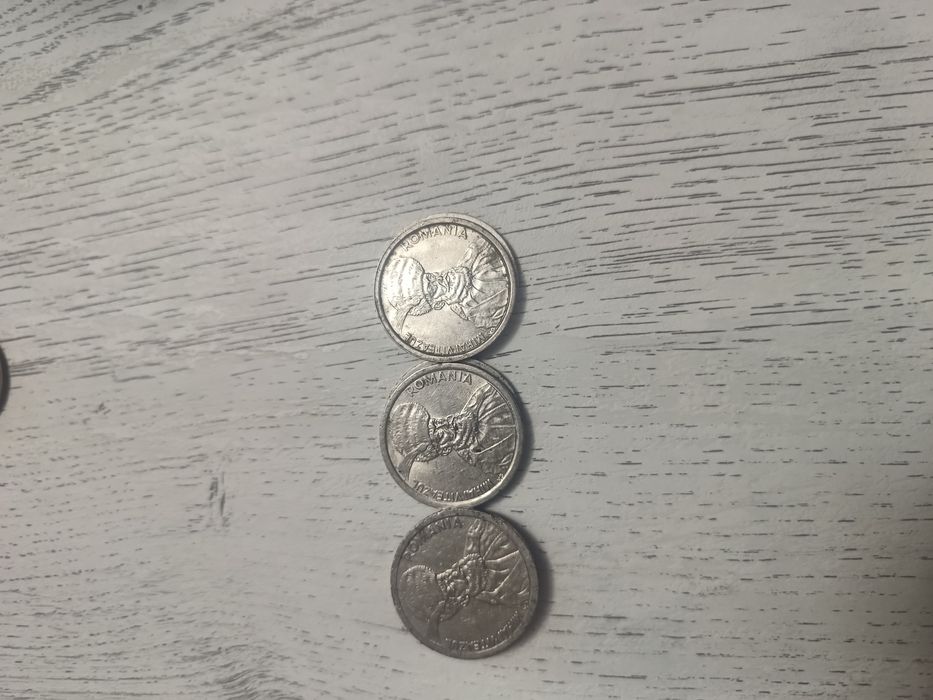 Vând monede de 100 lei